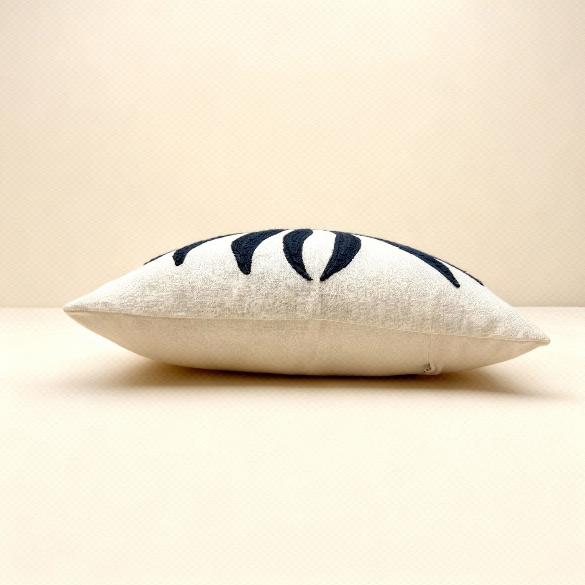 Palm Noir Cushion Cover
